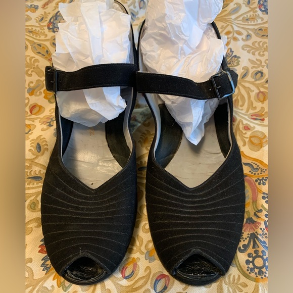 Vintage 1940s suede peep-toe heels, 8.5 - Picture 2 of 8